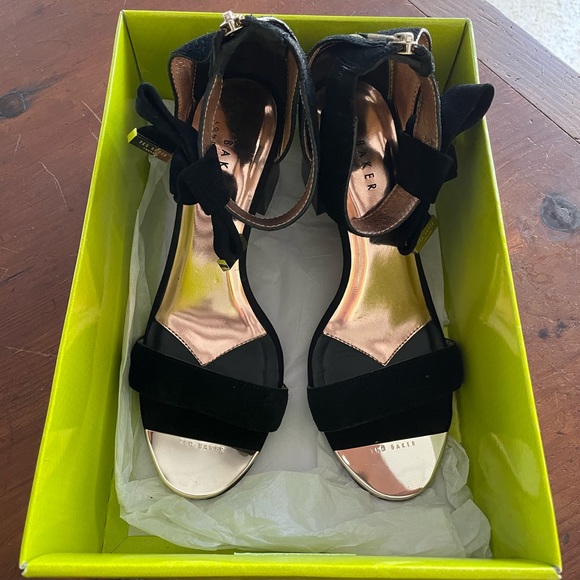 NIB Ted Baker London black suede sandals - Picture 3 of 13